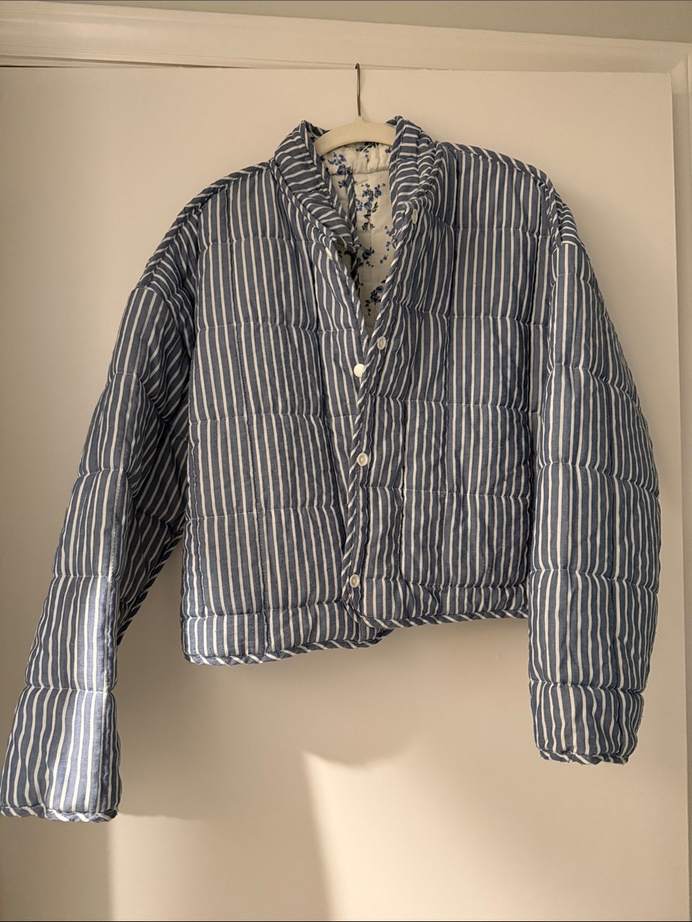 Women’s Quilted Reversible Relaxed-Fit Jacket Blue & White Stripes Floral Size S